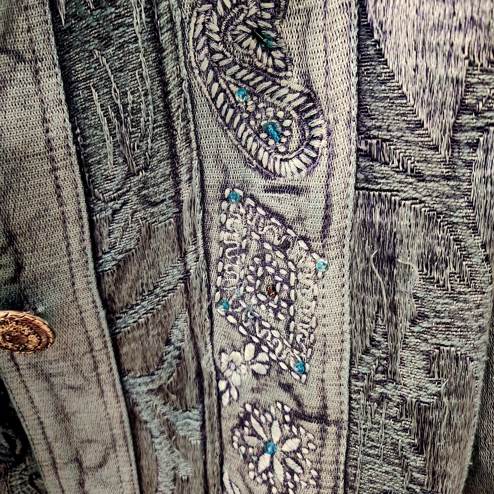 FINAL REDUCTION Flashback Blue Embroidered Women's Denim Jacket - Picture 3 of 3